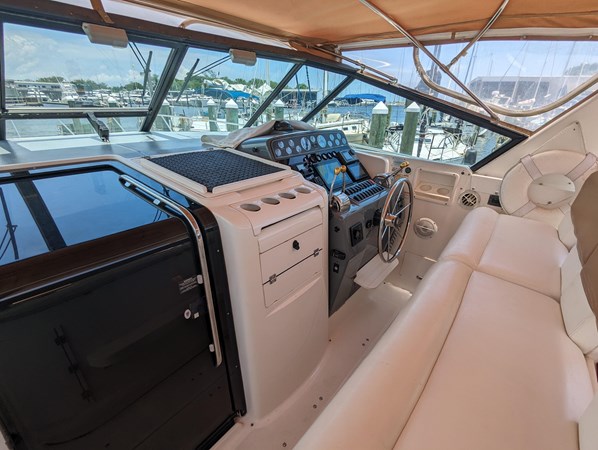 2000-tiara-yachts-3500-express-power-9403889-20240524124343309-1_XLARGE