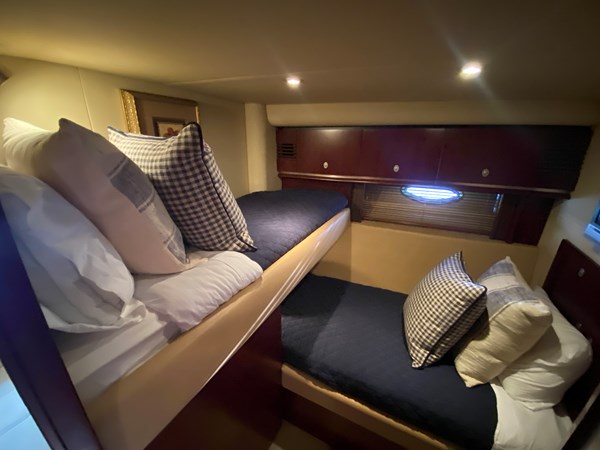 50_2006 58ft Sea Ray 580 Sedan Bridge BLUE PEARL