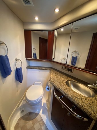 58_2006 58ft Sea Ray 580 Sedan Bridge BLUE PEARL