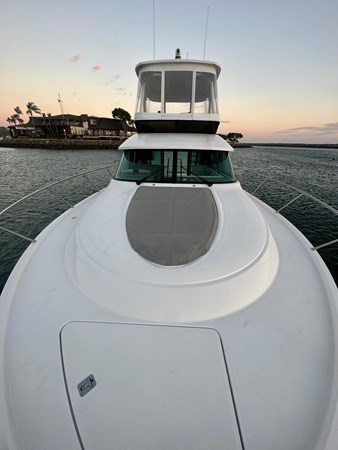 2019-tiara-yachts-f44-flybridge-power-9402557-20240523063848710-1_XLARGE