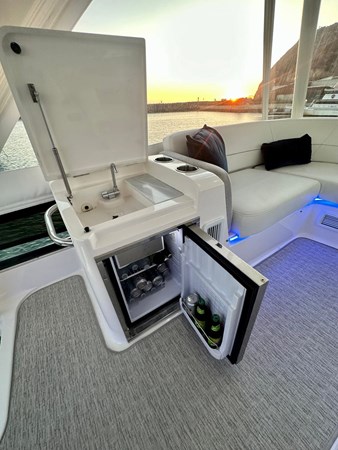 2019-tiara-yachts-f44-flybridge-power-9402557-20240523063902810-1_XLARGE