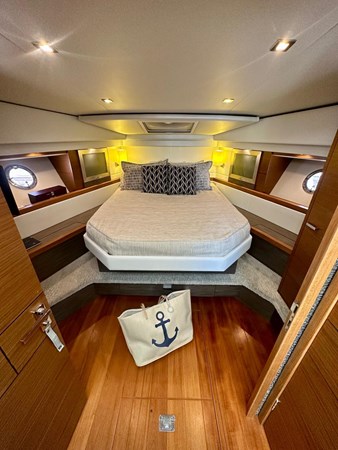 2019-tiara-yachts-f44-flybridge-power-9402557-20240523063905819-1_XLARGE