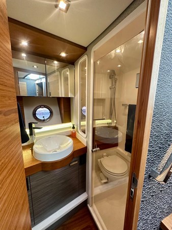 2019-tiara-yachts-f44-flybridge-power-9402557-20240523063908823-1_XLARGE