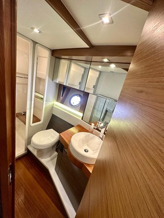 2019-tiara-yachts-f44-flybridge-power-9402557-20240523063911824-1_XLARGE