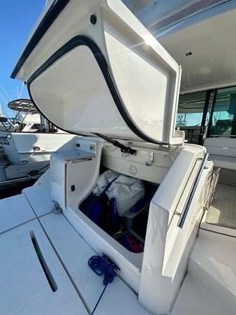 2019-tiara-yachts-f44-flybridge-power-9402557-20240523063919834-1_XLARGE