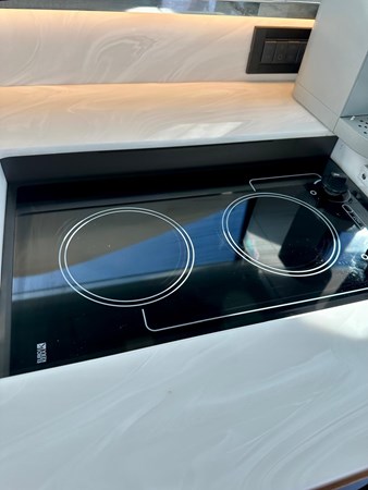 2019-tiara-yachts-f44-flybridge-power-9402557-20240523063920783-1_XLARGE
