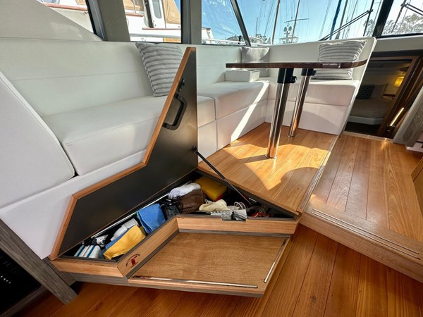 2019-tiara-yachts-f44-flybridge-power-9402557-20240523063921856-1_XLARGE