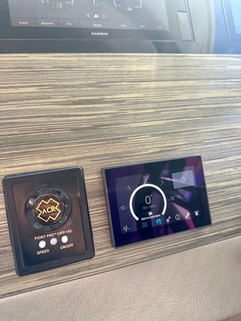 2019-tiara-yachts-f44-flybridge-power-9402557-20240523063926876-1_XLARGE