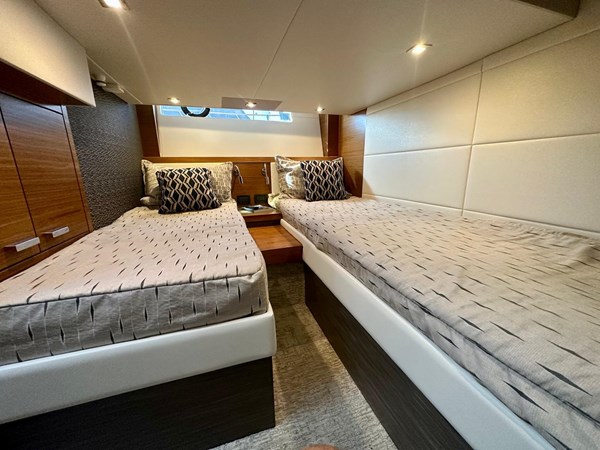 2019-tiara-yachts-f44-flybridge-power-9402557-20240523063931867-1_XLARGE