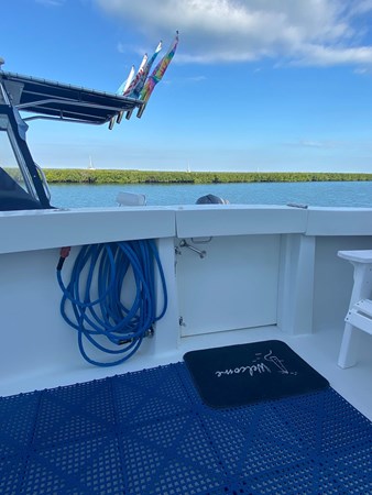 7_1994 70ft Hatteras 70 Cockpit M_Y LUMBER AWAY IV