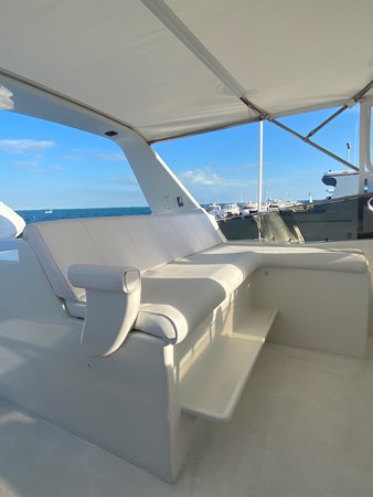 15_1994 70ft Hatteras 70 Cockpit M_Y LUMBER AWAY IV
