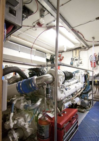 64_1994 70ft Hatteras 70 Cockpit M_Y LUMBER AWAY IV