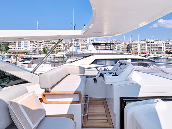 ALBA - FLYBRIDGE (22)