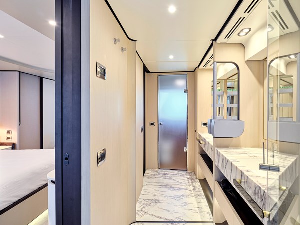 ALBA - OWNER'S BATHROOM (2)