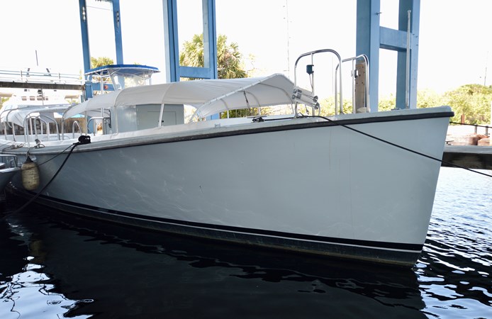 50 WILLARD 1979 BOW QUARTER PROFILE