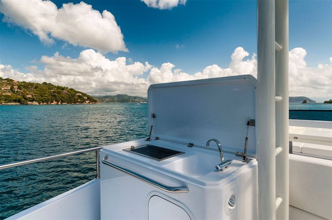 sundeck 620 flybridge