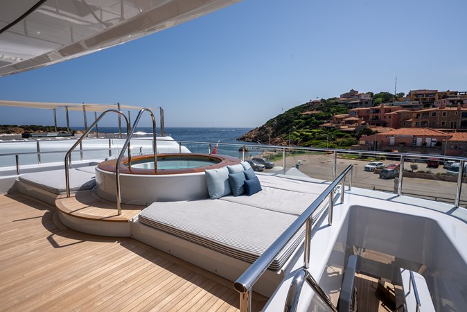 Loon 221' - Bridge Deck Aft Jacuzzi and Lounge Area