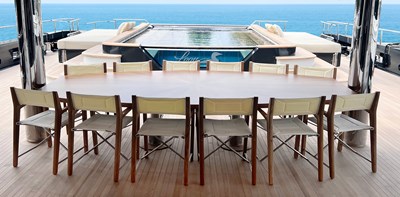 Loon 221' - Main Deck Aft Dining