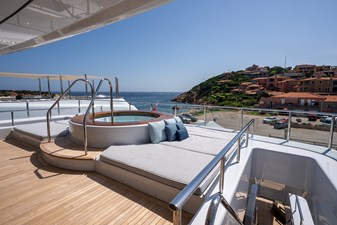 Loon 221' - Bridge Deck Aft Jacuzzi and Lounge Area