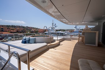 Loon 221' - Bridge Deck Aft Jacuzzi and Lounge Area