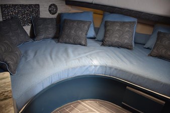 Forward lounge without filler cushion