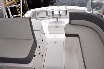 Bridge deck L-Shape lounge, view to cockpit