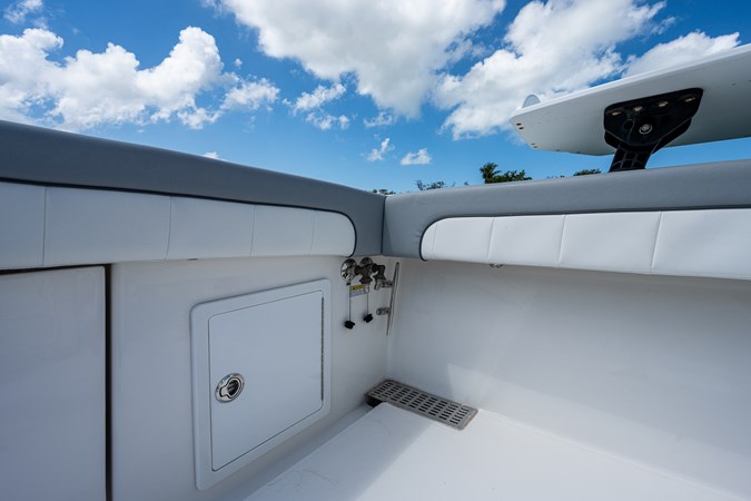 41_regulator_dog_house_ii_cockpit_14