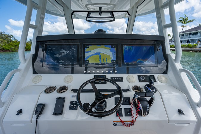 41_regulator_dog_house_ii_helm_3