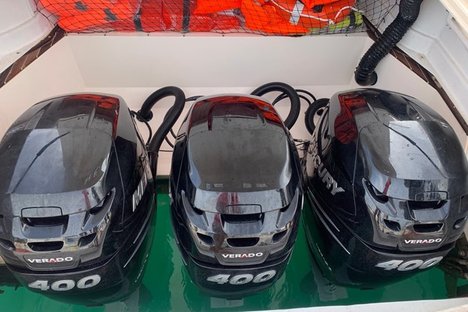 Photo.smartyachting.Cayman400WA (24)