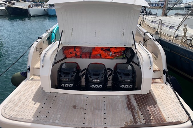 Photo.smartyachting.Cayman400WA (26)