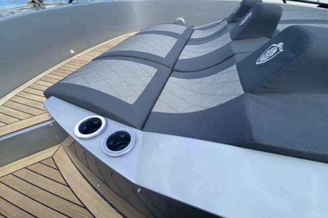 CANADOS GLADIATOR 493 OUTBOARD_14