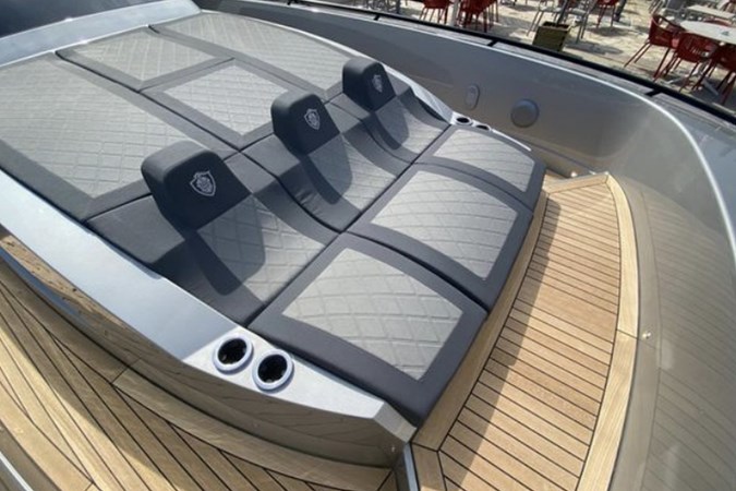 CANADOS GLADIATOR 493 OUTBOARD_15