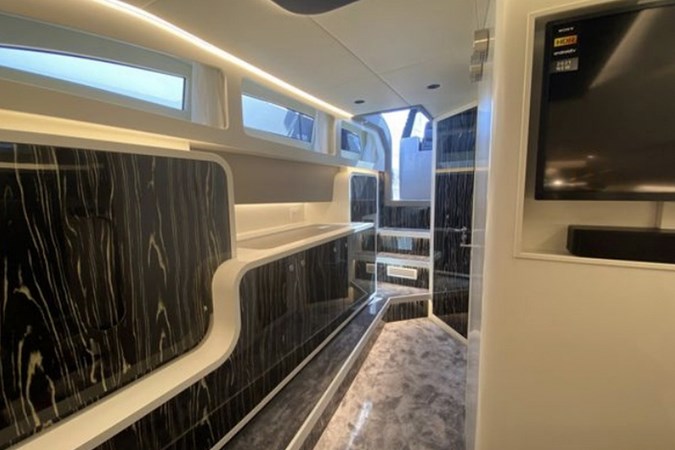 CANADOS GLADIATOR 493 OUTBOARD_16