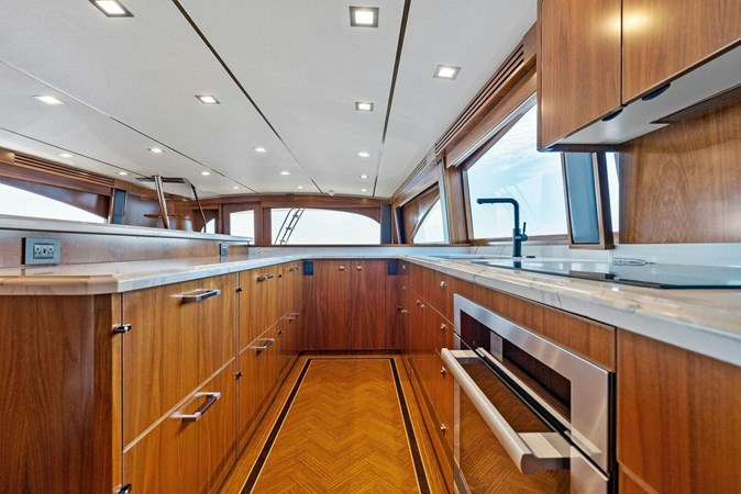 2018 Viking 80 Skybridge 'Team Mayhem'