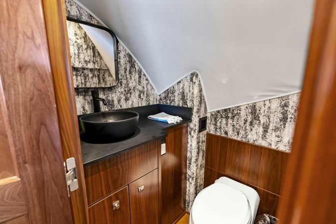 2018 Viking 80 Skybridge 'Team Mayhem'