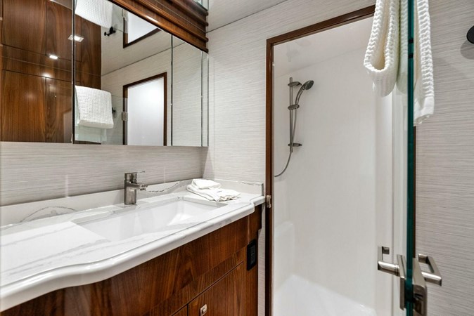 2018 Viking 80 Skybridge 'Team Mayhem'