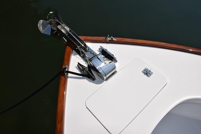 Lewmar windlass with stainless chute and blow anchor