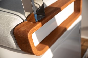 Tamusia details of the finish