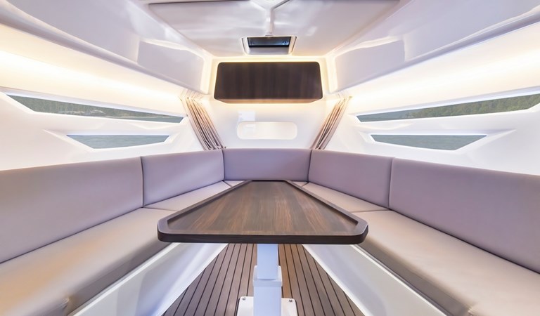 Forward seating oryx 379