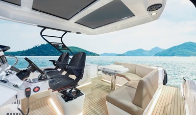 Oryx 379 Aft seating