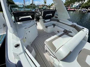 2016-monterey-335-sport-yacht-power-9542251-20240910120116353-1_LARGE