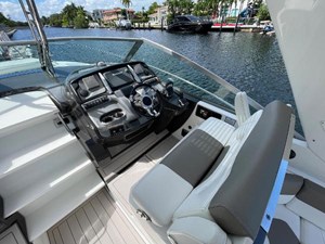 2016-monterey-335-sport-yacht-power-9542251-20240910120122401-1_LARGE