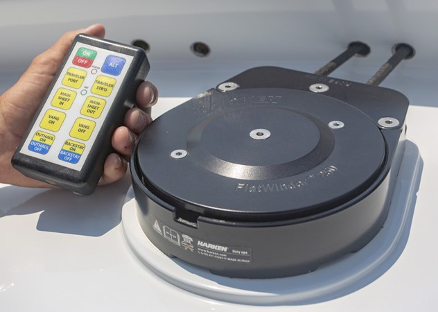 Traveler Winch with Remote