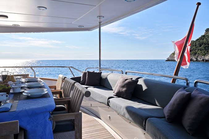 CLARITY aft deck seating