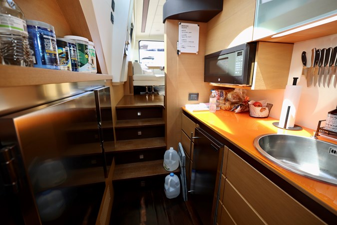 72 PERSHING 2009 GALLEY 2