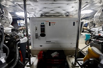 72 PERSHING 2009 GENERATOR