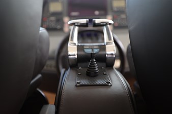 72 PERSHING 2009 HELM CONTROLS