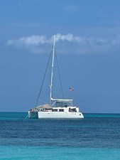 Lagoon-450 F distant view