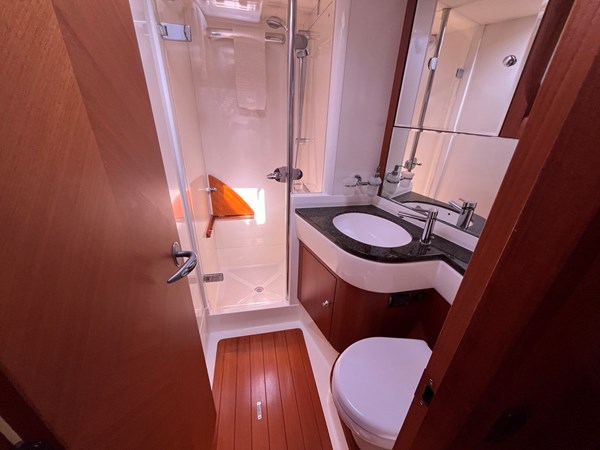 Ensuite head stb cabin