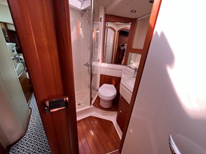 Guest, day head with shower stall